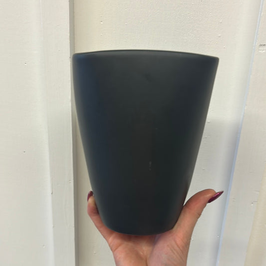 Medium Black Flared Pot